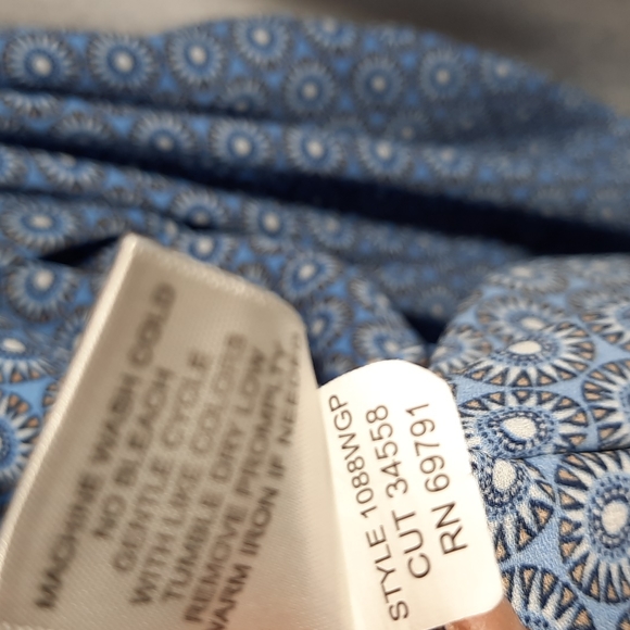 Dressbarn Plus Size 2X Womens Blouse Fall Top Blue Geometric roll button sleeves - Picture 8 of 13